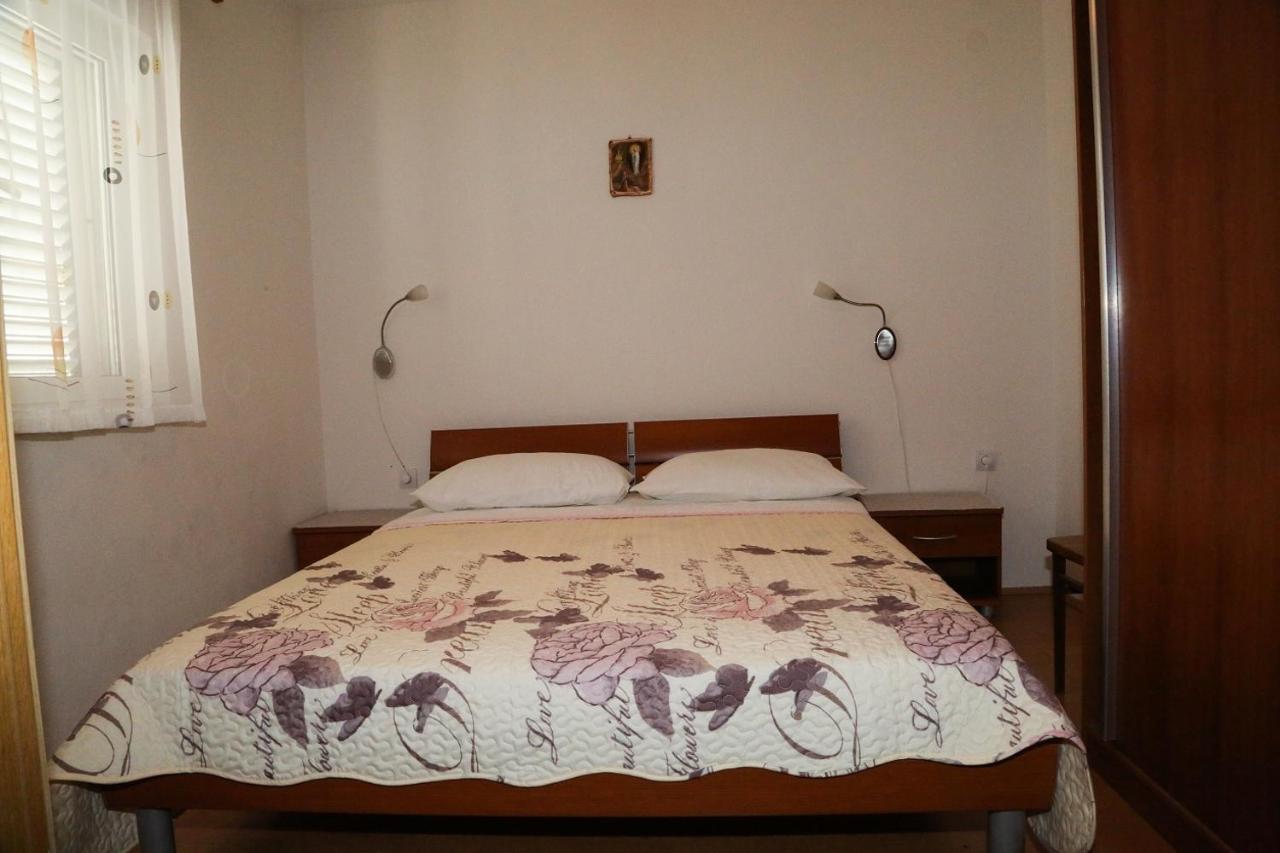 Apartments By The Sea Milna, Hvar - 12244 Exterior foto
